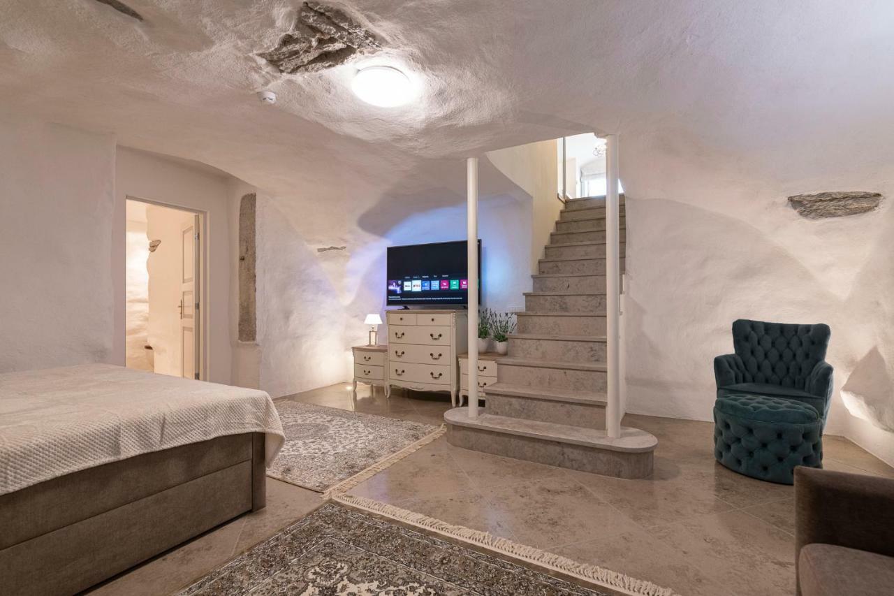Tallinn Housing 2 Bdr 2 Bathroom With Sauna At Carl Engel Luxury House ภายนอก รูปภาพ
