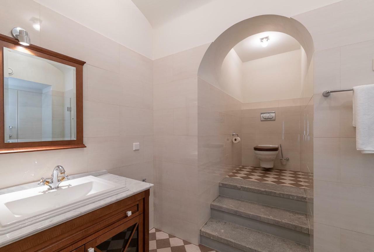 Tallinn Housing 2 Bdr 2 Bathroom With Sauna At Carl Engel Luxury House ภายนอก รูปภาพ
